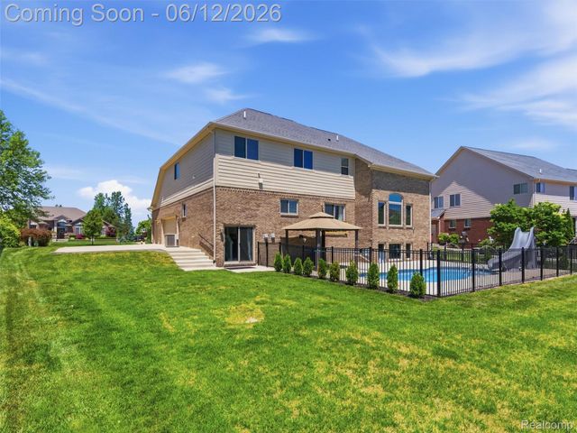 16348 Via Montella, Macomb Township, MI 48042
