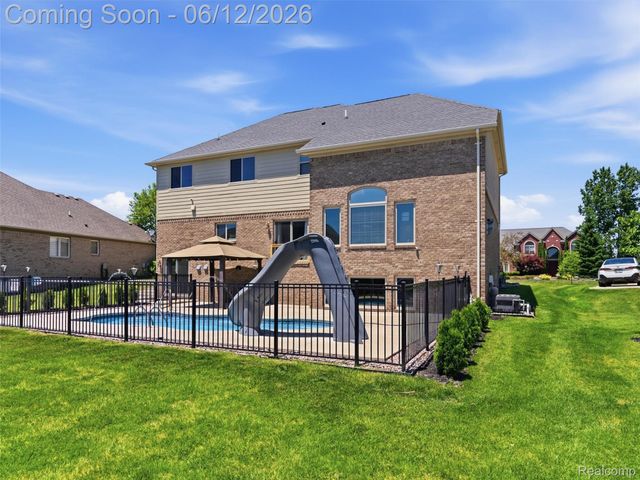 16348 Via Montella, Macomb Township, MI 48042