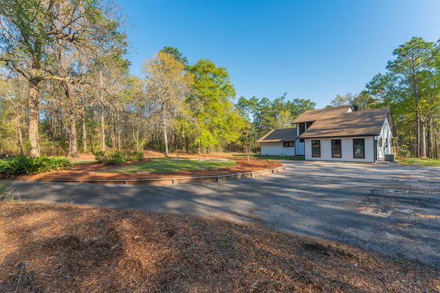 2787 Lake Silver Road, Crestview, FL 32536