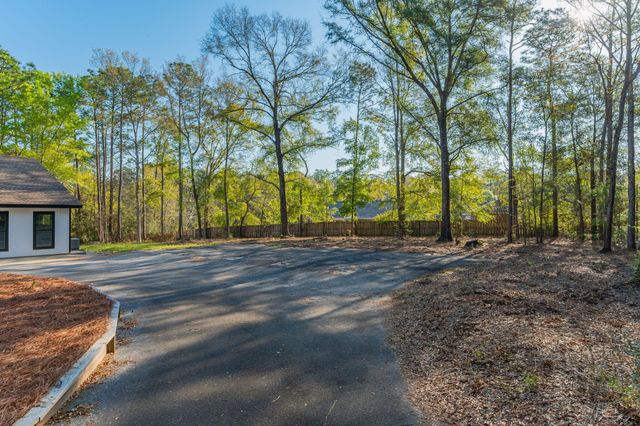 2787 Lake Silver Road, Crestview, FL 32536