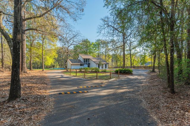 2787 Lake Silver Road, Crestview, FL 32536