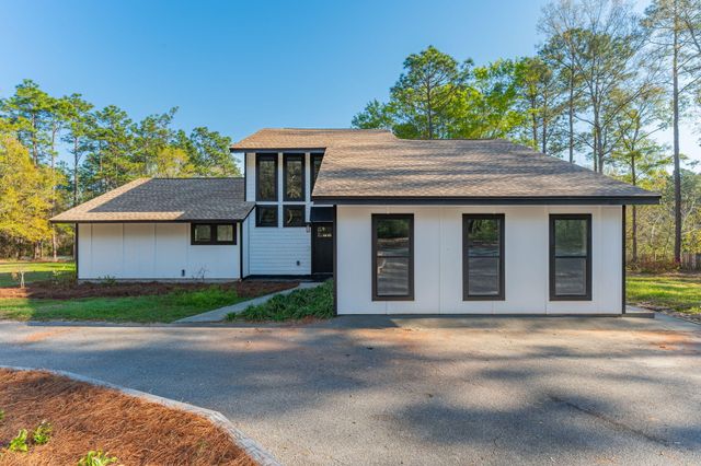 2787 Lake Silver Road, Crestview, FL 32536