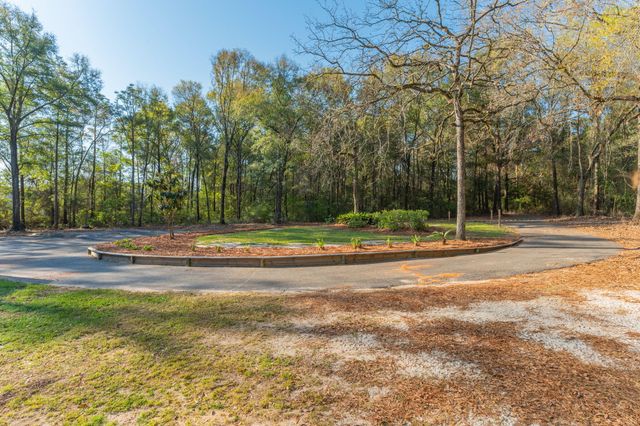 2787 Lake Silver Road, Crestview, FL 32536