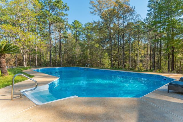 2787 Lake Silver Road, Crestview, FL 32536