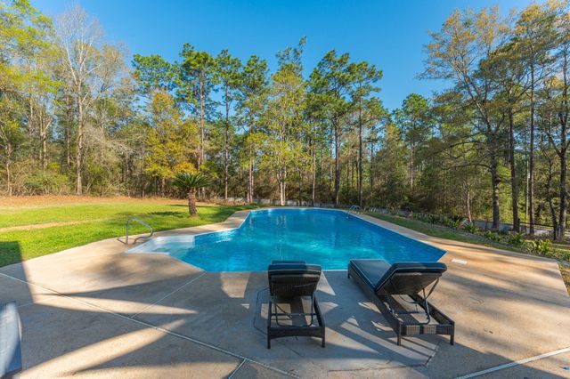 2787 Lake Silver Road, Crestview, FL 32536