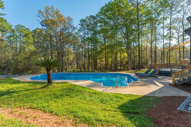 2787 Lake Silver Road, Crestview, FL 32536