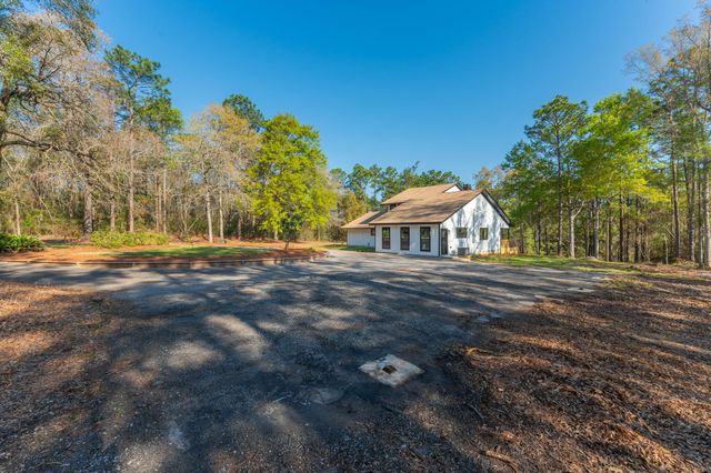 2787 Lake Silver Road, Crestview, FL 32536