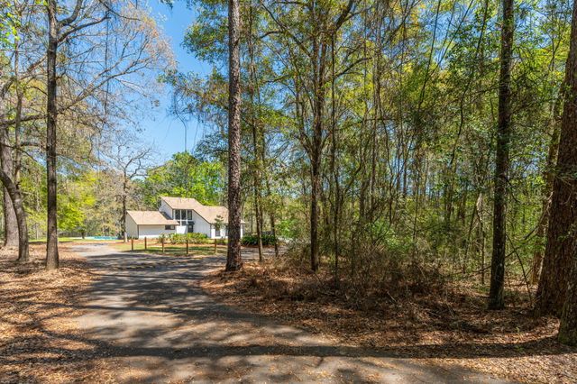 2787 Lake Silver Road, Crestview, FL 32536