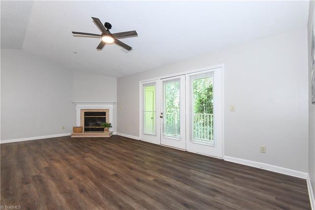 5934 W Friendly Avenue K, Greensboro, NC 27410