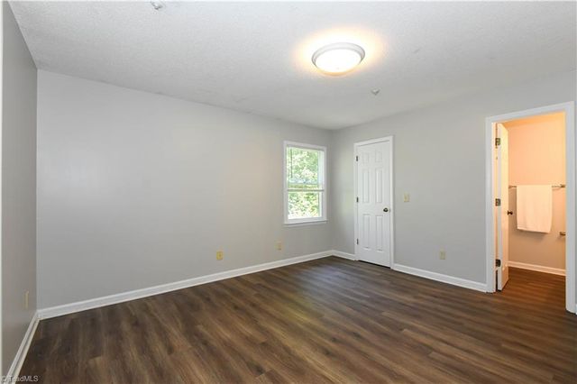 5934 W Friendly Avenue K, Greensboro, NC 27410