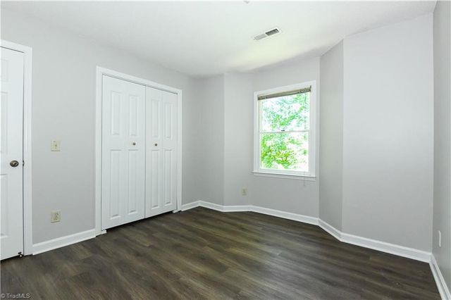 5934 W Friendly Avenue K, Greensboro, NC 27410