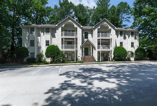 5934 W Friendly Avenue K, Greensboro, NC 27410