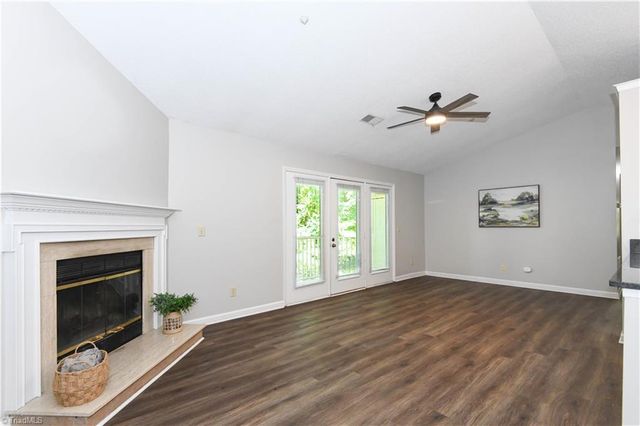 5934 W Friendly Avenue K, Greensboro, NC 27410