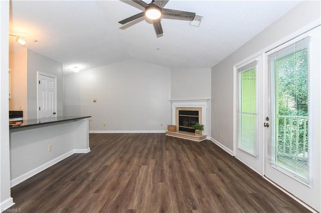 5934 W Friendly Avenue K, Greensboro, NC 27410