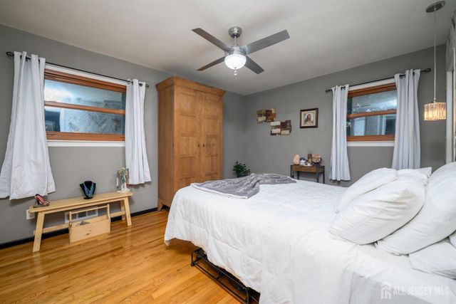 26 Desser Place, Metuchen, NJ 08840