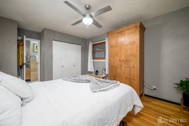 26 Desser Place, Metuchen, NJ 08840