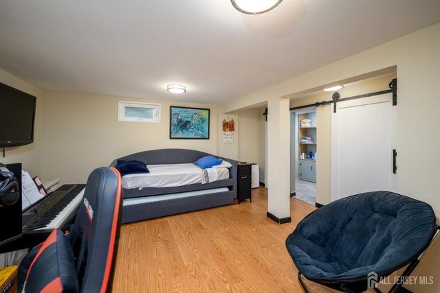 26 Desser Place, Metuchen, NJ 08840