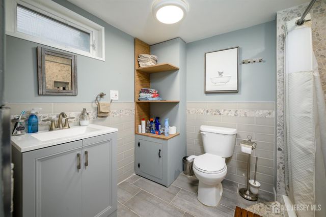 26 Desser Place, Metuchen, NJ 08840