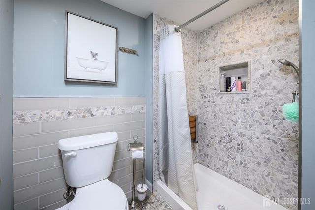 26 Desser Place, Metuchen, NJ 08840