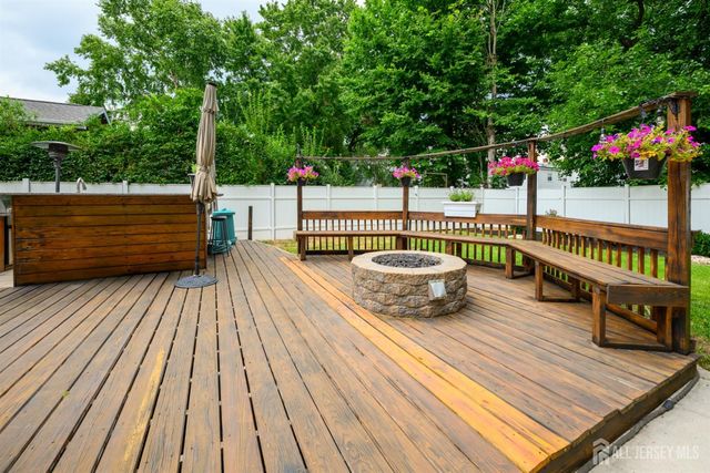 26 Desser Place, Metuchen, NJ 08840