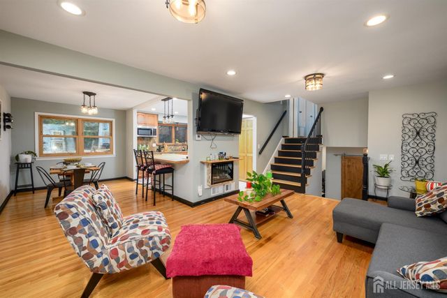 26 Desser Place, Metuchen, NJ 08840