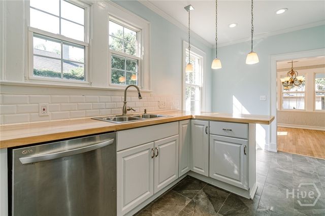 625 E 51st Street, Savannah, GA 31405