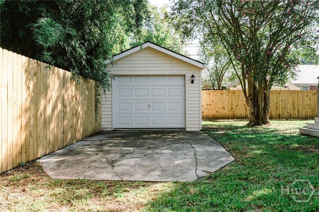 625 E 51st Street, Savannah, GA 31405