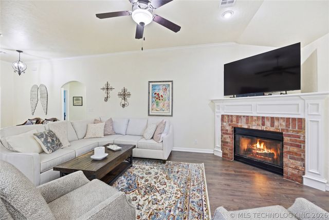 101 S 47th Street, Broken Arrow, OK 74014