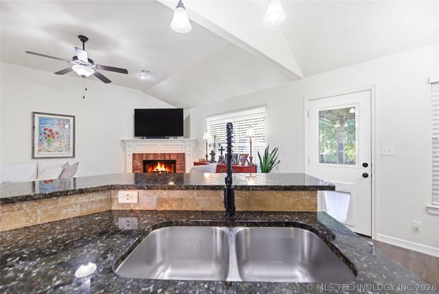 101 S 47th Street, Broken Arrow, OK 74014