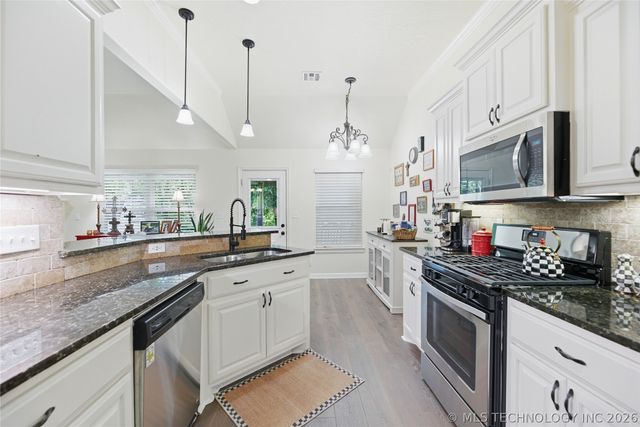 101 S 47th Street, Broken Arrow, OK 74014