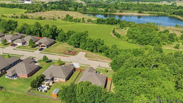 101 S 47th Street, Broken Arrow, OK 74014