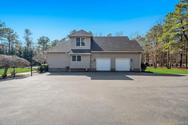136 Mill Road, Manorville, NY 11949