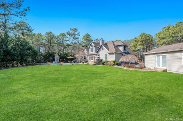 136 Mill Road, Manorville, NY 11949