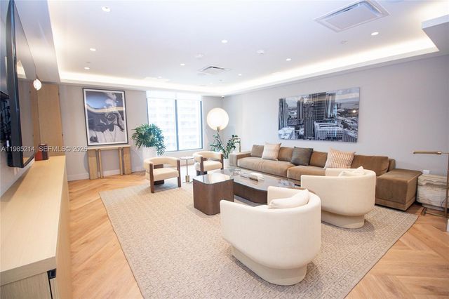 121 NE 5th St 3711, Miami, FL 33132