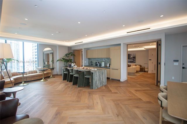 121 NE 5th St 3711, Miami, FL 33132