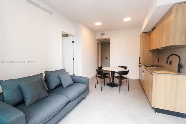 121 NE 5th St 3711, Miami, FL 33132