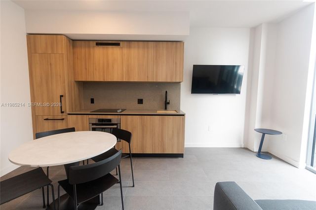 121 NE 5th St 3711, Miami, FL 33132