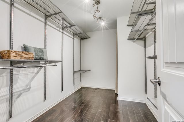 1714 W Summit, San Antonio, TX 78201