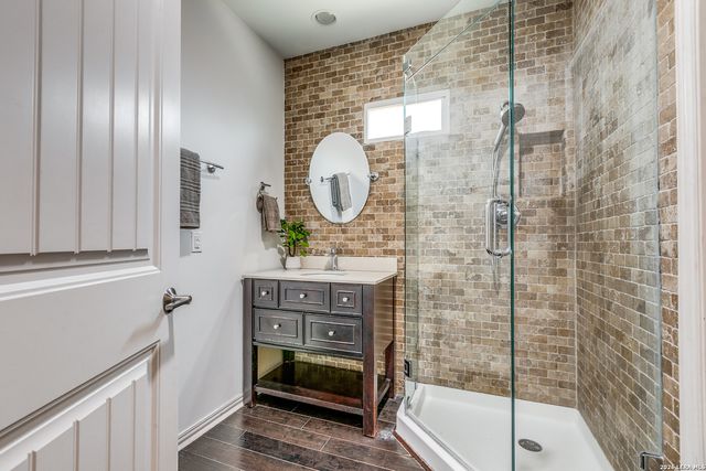 1714 W Summit, San Antonio, TX 78201