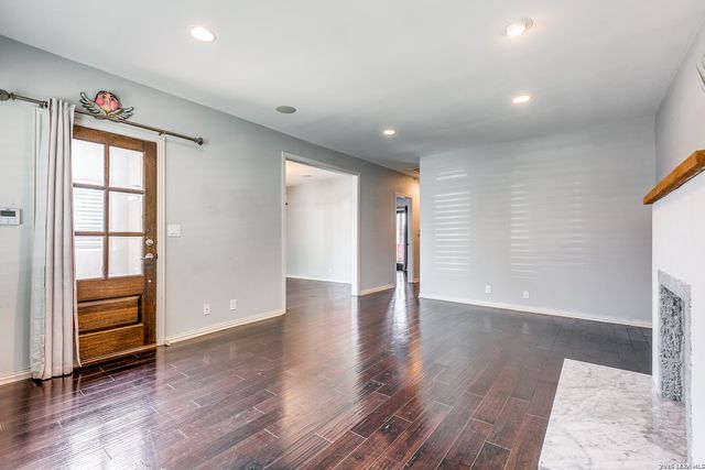 1714 W Summit, San Antonio, TX 78201