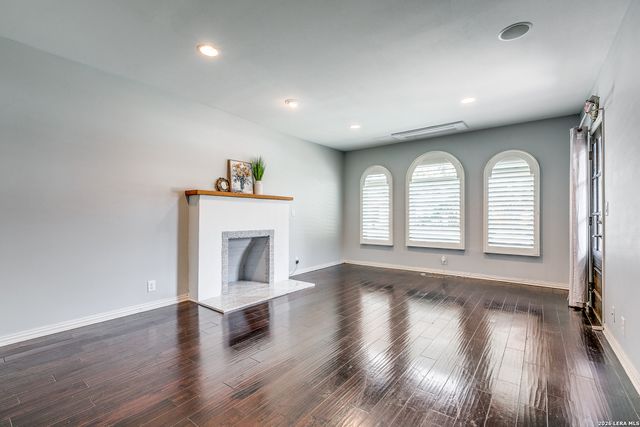 1714 W Summit, San Antonio, TX 78201