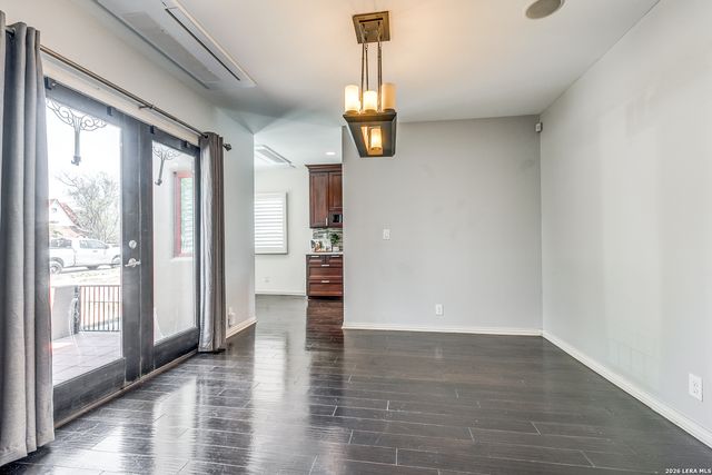 1714 W Summit, San Antonio, TX 78201