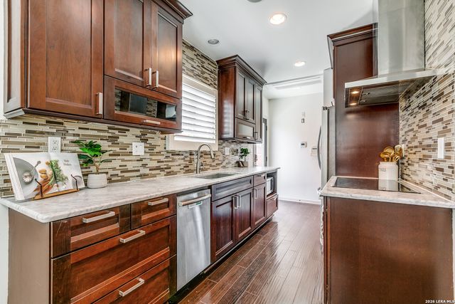 1714 W Summit, San Antonio, TX 78201