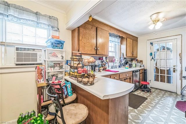 32105 Elizabeth ST, Boykins, VA 23827