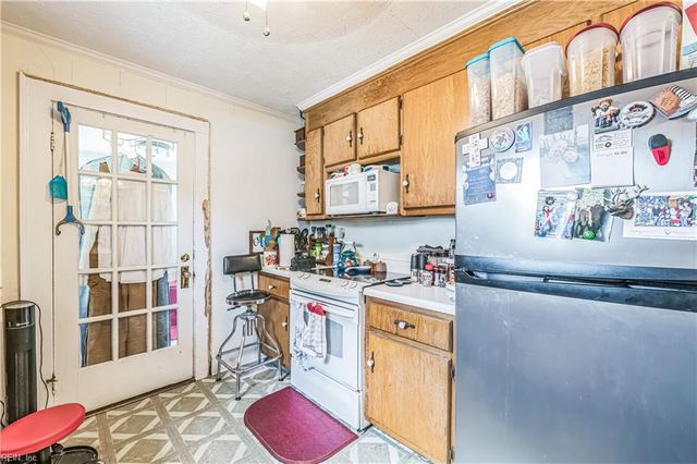 32105 Elizabeth ST, Boykins, VA 23827