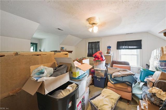 32105 Elizabeth ST, Boykins, VA 23827