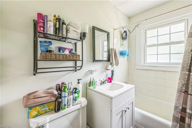 32105 Elizabeth ST, Boykins, VA 23827