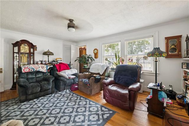 32105 Elizabeth ST, Boykins, VA 23827