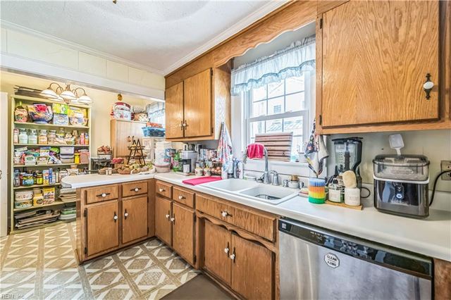 32105 Elizabeth ST, Boykins, VA 23827