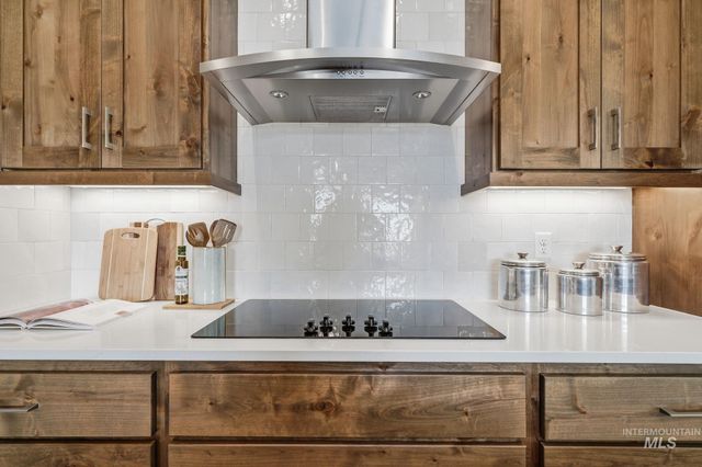 470 S Radiator Rd, Boise, ID 83716